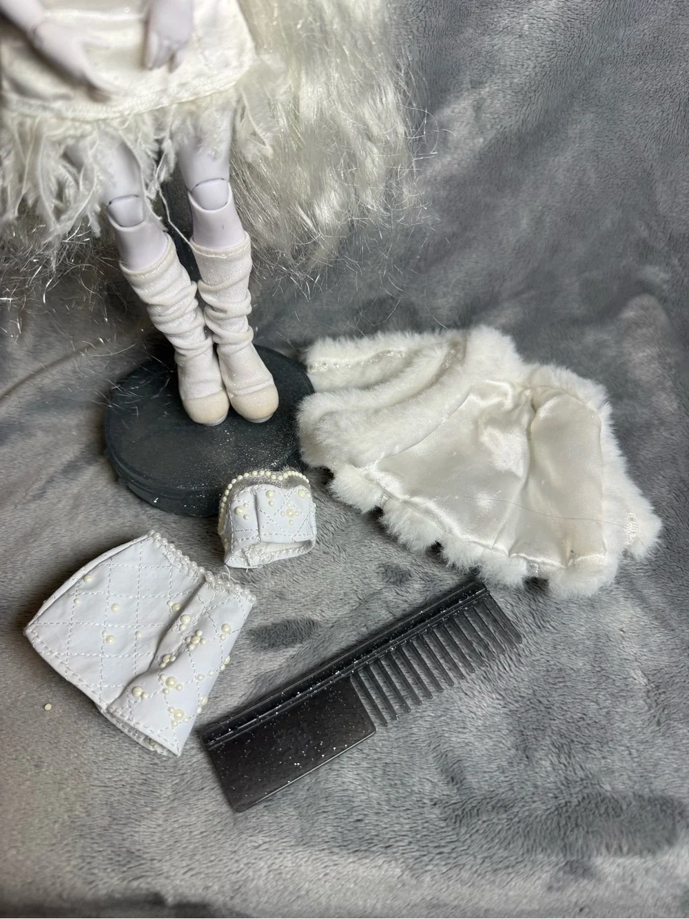 Shadow High Natasha Zima Doll – White Grayscale Fashion Doll